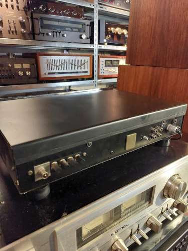 Harman Kardon analog Tuner mit Chrome Front